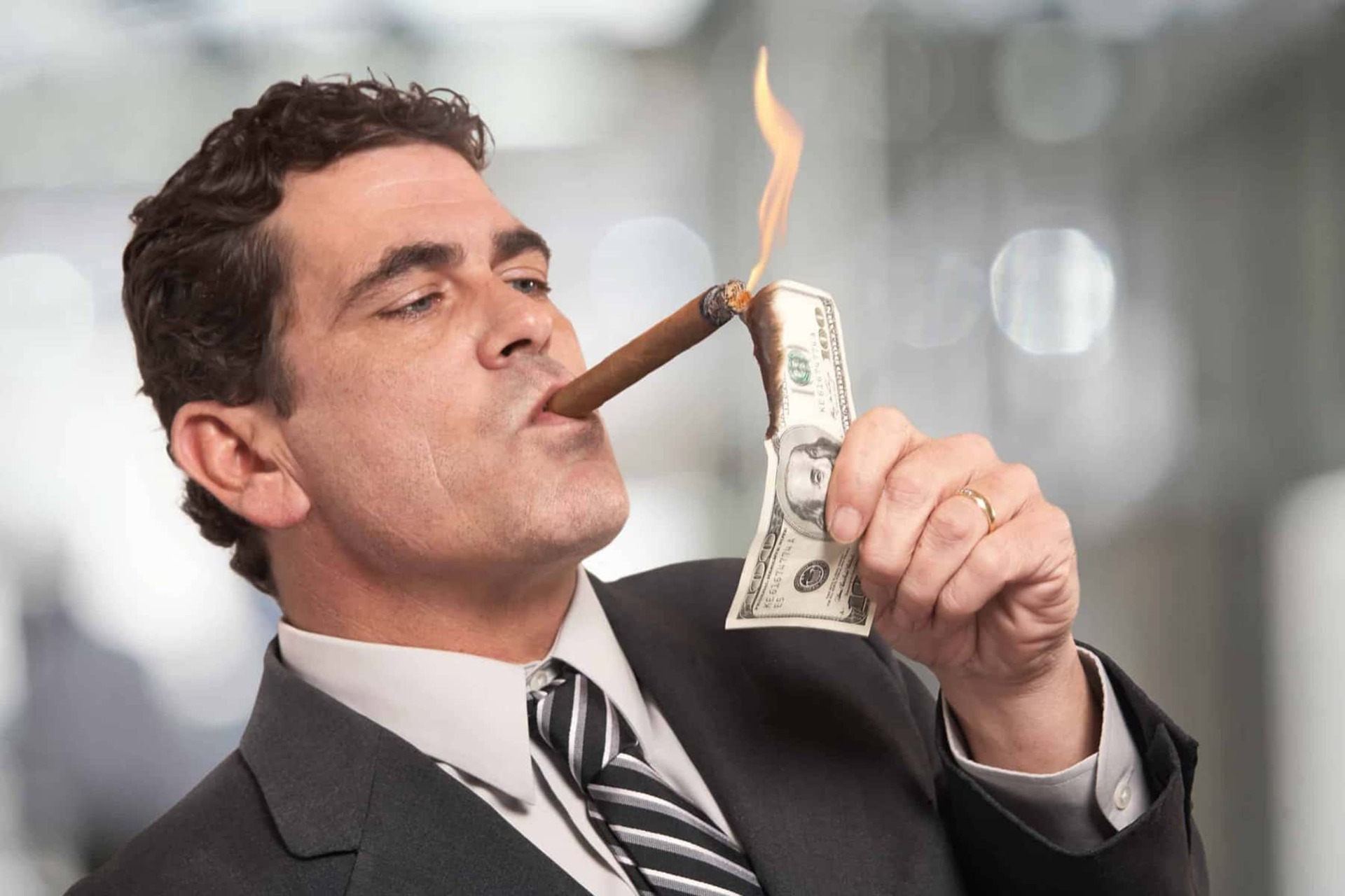 Psihologia banilor: O explorare a relației noastre emoționale cu resursele materiale